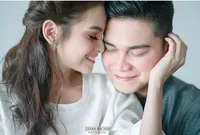 Foto Prewedding Terbaru Acha Septriasa, Anggun Dengan Gaun Putih
