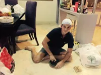 FOTO: Pria Idaman! Sudah Ganteng, Mike Lewis Juga Jago Masak