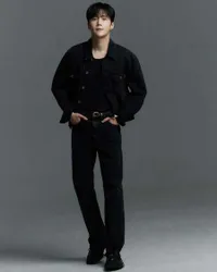 Foto Profil Baru Kim Seon Ho di Agensi Fantagio, Pancarkan Pesona Chic Hingga Karismatik