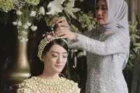 FOTO Prosesi Siraman Anissa Aziza, Syahdu Penuh Bunga Melati