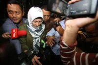 FOTO Pucat Pasi, Inneke Koesherawati Jalani Pemeriksaan di KPK