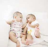 FOTO: Lucunya Putra Ayudia Main Bareng Anak Jennifer Arnelita