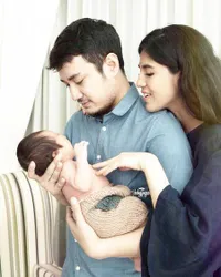 FOTO: Putri Una, Hot Mama Awet Muda Yang Masih Aktif Jadi DJ