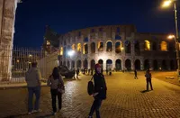 FOTO: Quality Time Bareng Bunda, Gracia Indri Liburan di Italia