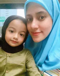 Foto Queen Eijaz Anak Fairuz dan Sonny Septian Saat Berhijab, Bagai Boneka dan Didoakan Jadi Hafizah