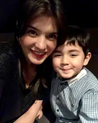 FOTO: Quenzino, Anak Carissa Puteri Yang Makin Ganteng & Sholeh