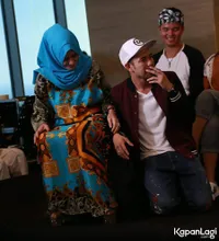 FOTO: Raffi Diisukan Cerai, Amy Qanita Bakal Laporkan Haters!