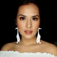 FOTO: Raisa Tampil di Konser, Hamish Daud Setia Mendampingi