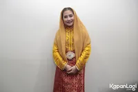 FOTO Ramadan, Prilly Latuconsina Fokus Pada Ibadah & Tugas Kuliah