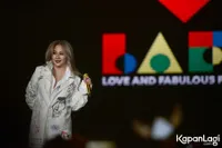 FOTO: Ramaikan Konser LAFF Festival, Begini Gaya Kece CL - Raisa!