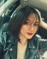 FOTO: Rambut Pendek Bikin Marion Jola Makin Cantik & Hot Menggoda