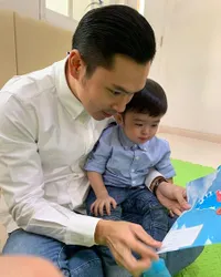 Foto Raphael Sekolah Ditemani Harvey Moeis, Gambar Papa Jadi Iron Man - Bikin Netizens Salah Fokus