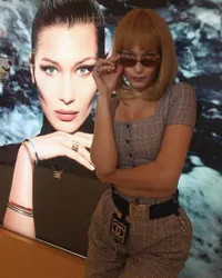 FOTO: Rebekka Harajuku, Alter Ego Bella Hadid Yang Stylish