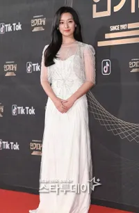 FOTO: Red Carpet '2017 KBS DRAMA AWARDS' Yang Bertabur Bintang