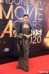 13 Foto Red Carpet 'Indonesian Movie Actors Awards 2020', Baim Wong - Adhisty Zara Sabet Penghargaan