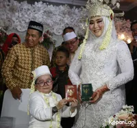 FOTO: Resepsi Pernikahan ke-3 Daus Mini, Dihadiri Sang Anak