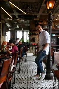 FOTO: Restoran Cantik Vidi Aldiano, Serasa Liburan di Amerika!