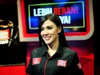 FOTO: Rey Utami, Presenter Cantik Yang 'Tantang' Mario Teguh