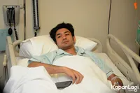 FOTO: Reza Rahadian Dirawat di RS, Lemas Hingga Tunda Syuting