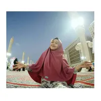 FOTO: Ria Ricis Umrah, Godain Pria Lokal Ganteng dan Tetep Gokil