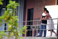 FOTO: Romantis! Bersandar di Bahu Afgan, Raisa Nampak Nyaman