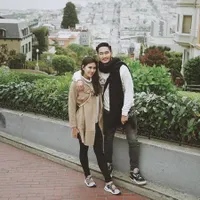 FOTO: Romantis! Kemesraan Syahnaz & Jeje Berlanjut di New York