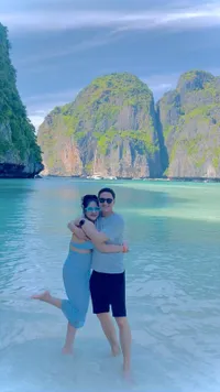 Foto Romantis Mantan Pebulutangkis Ricky Subagja dan Istri Ketiganya yang Lebih Muda 26 Tahun, Nggak Kalah Mesra dengan Remaja
