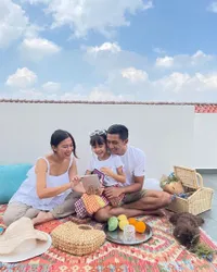 Foto Romantis Tyna Kanna dan Kenang Mirdad Bersama Dua Putri, Kini Diterpa Rumor Selingkuh