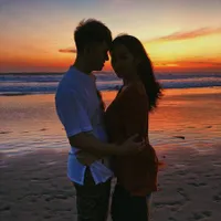 FOTO: Romantisnya Rafael Tan & Pacar Liburan Bareng di Bali