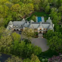 Foto Rumah Baru Travis Kelce Pacar Taylor Swift yang Bagai Istana, Lebih Murah dari Rumah Pondok Indah Viral
