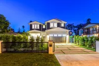 FOTO: Rumah Mewah James Charles, Disewa Rp 245 Juta Per Bulan!
