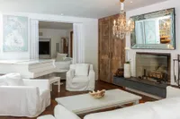 FOTO: Rumah Pantai Pamela Anderson di Malibu, Mewah & Keren Abis!