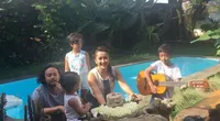 FOTO: Rumah Widi Mulia - Dwi Sasono, Asri dan Ada Kolam Renang