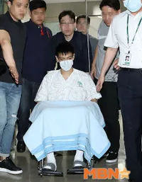 FOTO: Sadar, T.O.P Big Bang Pindah Rumah Sakit Yang Lebih Privat