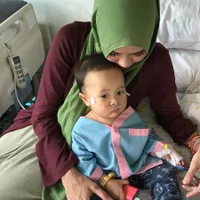 FOTO: Sakit Barengan, Anak Zaskia Mecca & Kakaknya Dirawat di RS