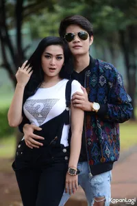 FOTO: Saling Peluk! Esal Revano dan Tiara Dewi Mesra-Mesraan
