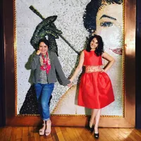 FOTO: Samantha, Ibu Chelsea Islan Yang Gaul dan Sosialita Banget