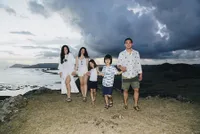 FOTO Santai di Pantai, Begini Liburan Seru Keluarga Wulan Guritno