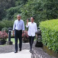 FOTO: Santai Sore, Obama dan Jokowi Nikmati Teh di Istana Bogor