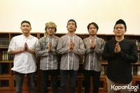 FOTO: Sebulan Sekali, D'Masiv Adakan Pengajian Bareng Para Fans