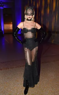 FOTO: Sederet Artis Yang Tampil Hot di Perayaan Halloween