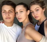 FOTO: Sederet Model Tenar Hollywood Ini Ternyata Kakak-Adik Lho!