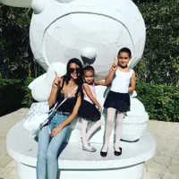 FOTO: Sederet Model Victoria's Secret Yang Punya Anak, Tetap Hot
