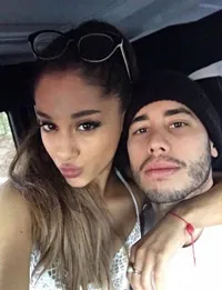 FOTO: Sederet Seleb Ini Pernah Jalin Cinta Dengan Dancer-nya