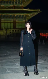 Foto Seleb Cantik Korea Tampil di Event Gucci Seoul, Dress Transparan Sampai Ada yang Makeupnya Dikritik