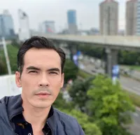 Foto Selfie Atalarik Syach Pamer Rambut Beruban, Tetap Gagah dan Masih Tampan