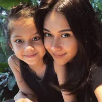 FOTO: Selfie Bareng, Nana Mirdad & Sarah Bagai Kakak-Adik