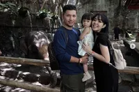 FOTO Senyum Ceria Gading, Gisel & Gempi Bermain di Kebun Binatang