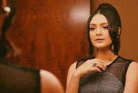 FOTO: Senyum Manis & Mempesona Amanda Rawles Saat Berada di Eropa