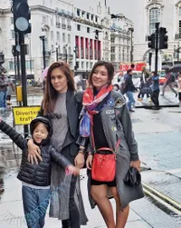 FOTO Seru Bareng Keluarga, Wulan Guritno Pulang Kampung ke London